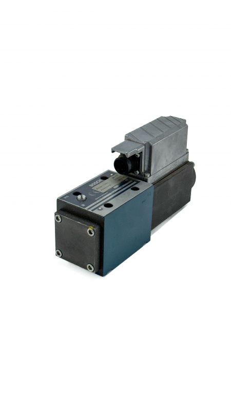 Гидрораспределитель 0811 404 813 Bosch